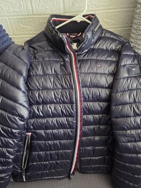 Tommy Hilfiger Men's Navy Quilted Packable Puffer with Signature Trim